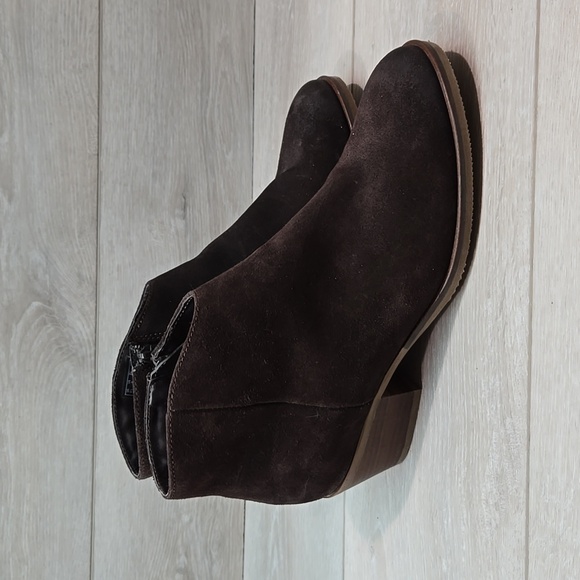 Clarks Women Ankle Leather Heels sz 8M - Picture 1 of 12